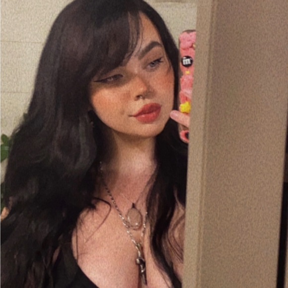 Meet your Posher, Avery - Picture 1 of 3